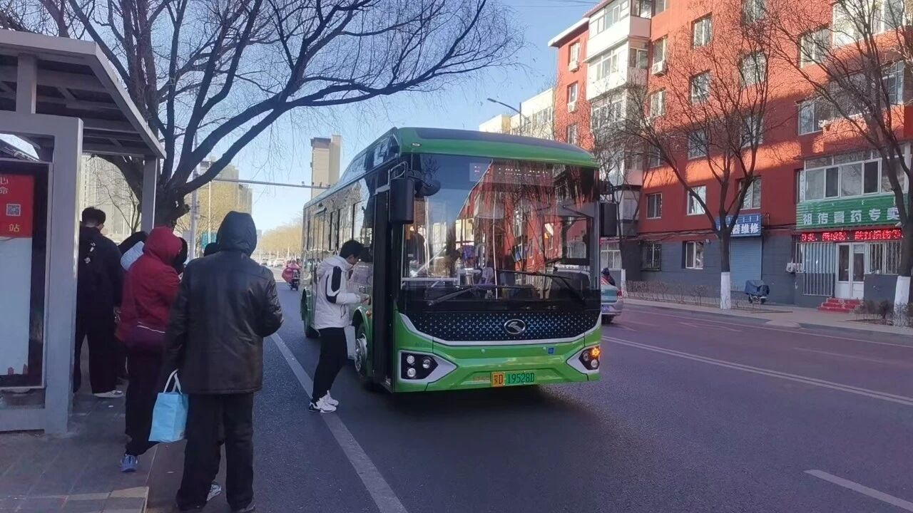 190台纯电动新能源公交车正式投运 我市交通运输绿色低碳转型再提速
