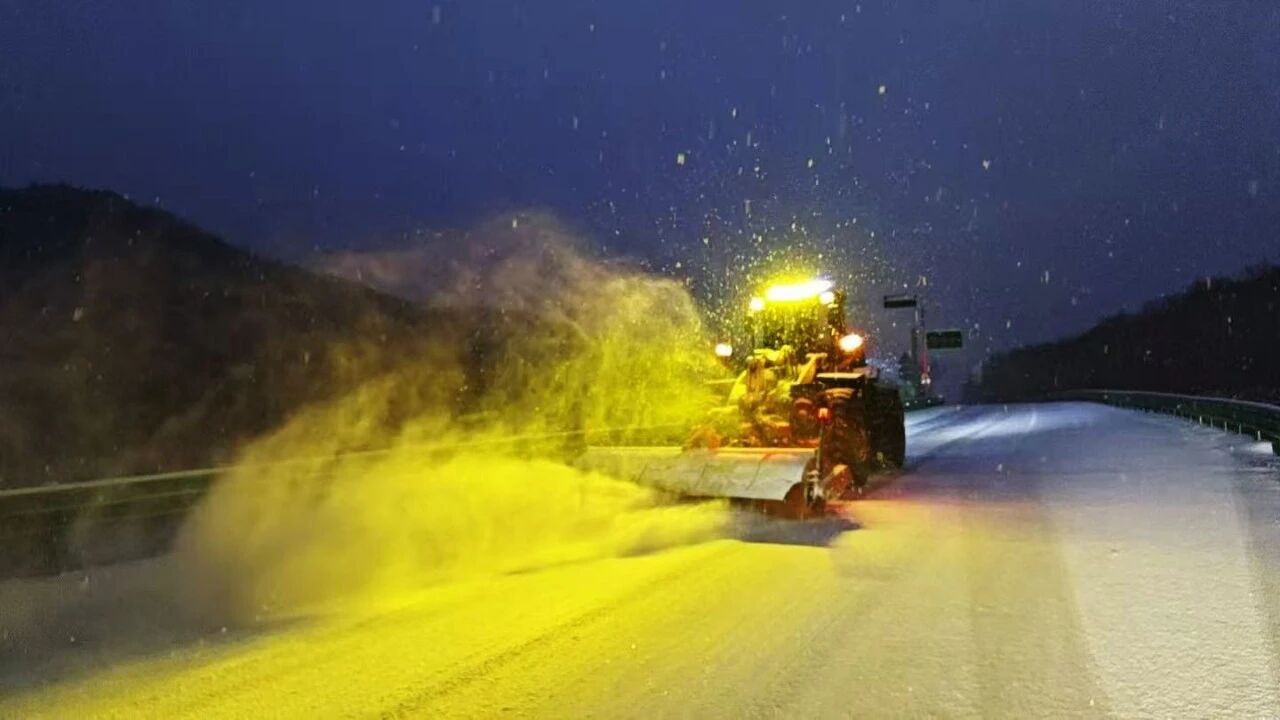 以雪为令 闻雪而动——赤峰交通运输系统全力除雪保通护民生